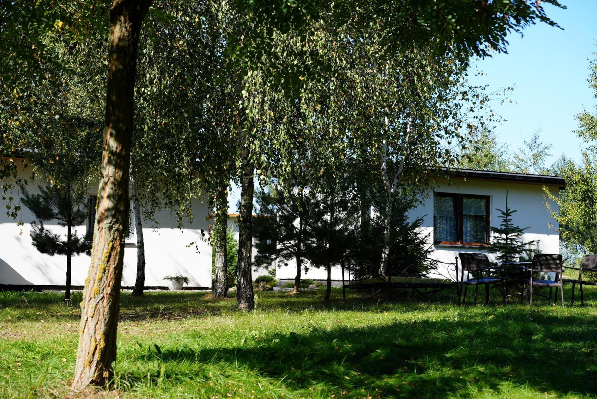 Вилла "Route 62" Airport Modlin Golawin Экстерьер фото